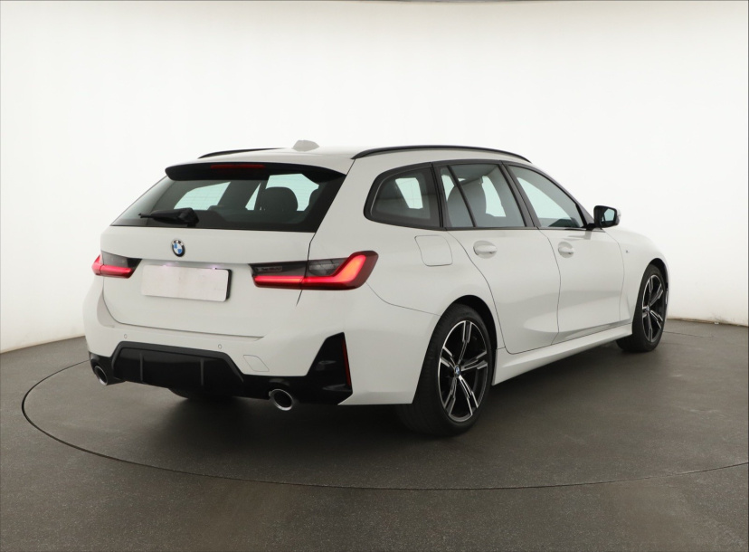 BMW 3, 2023