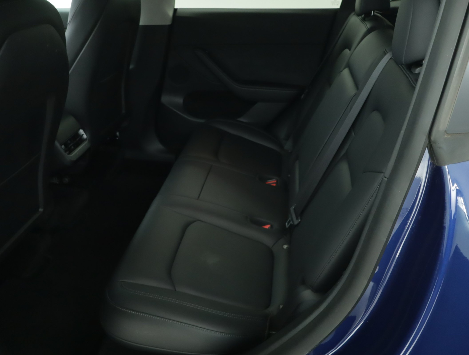 Tesla Model Y Long Range AWD – fotografie 15