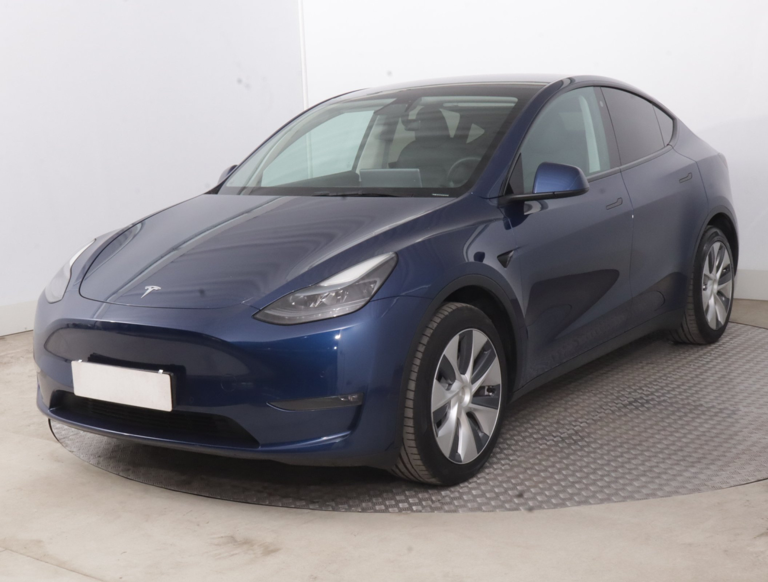 Tesla Model Y Long Range AWD – fotografie 3