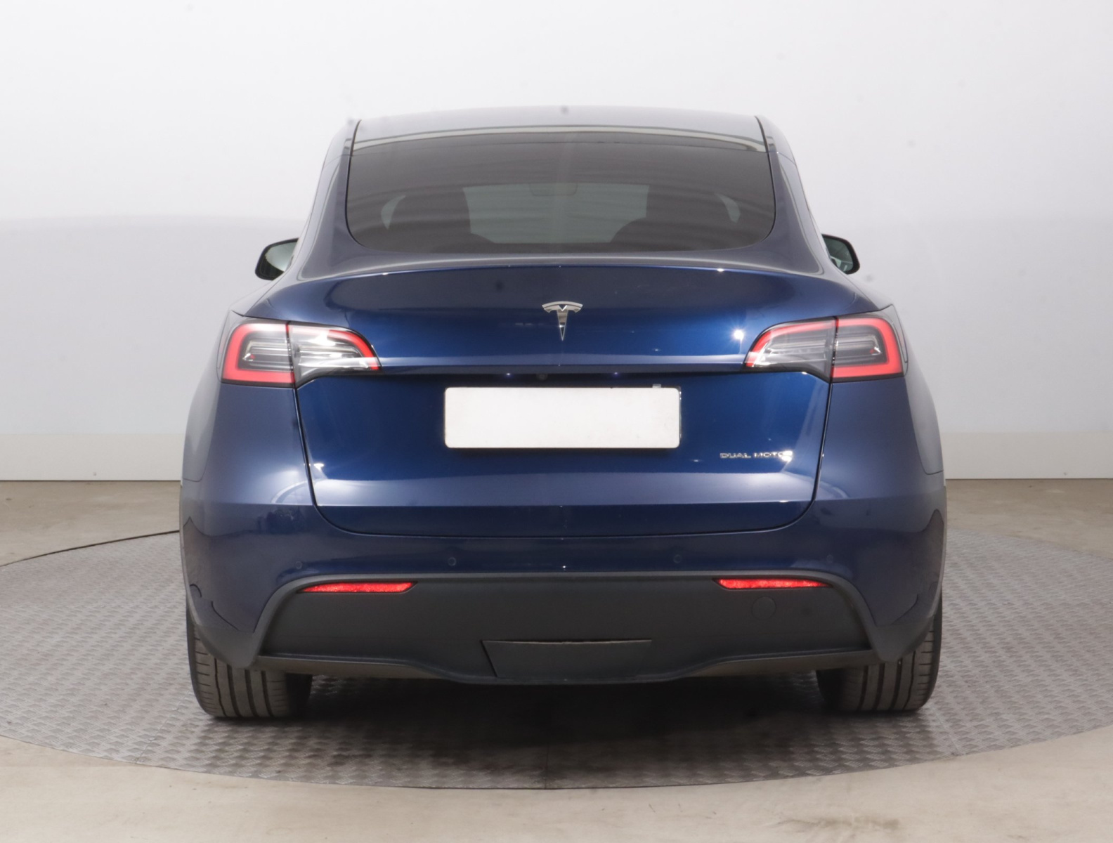 Tesla Model Y Long Range AWD – fotografie 6