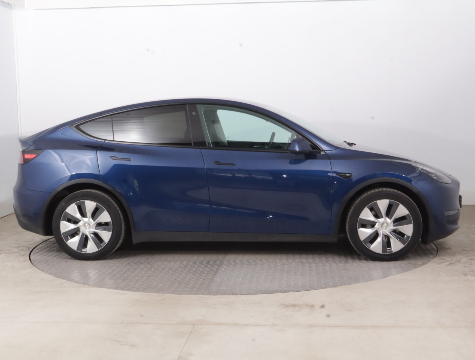 Tesla Model Y Long Range AWD – fotografie 8