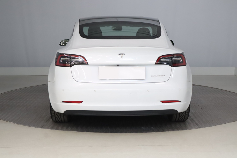 Tesla Model 3, 2021