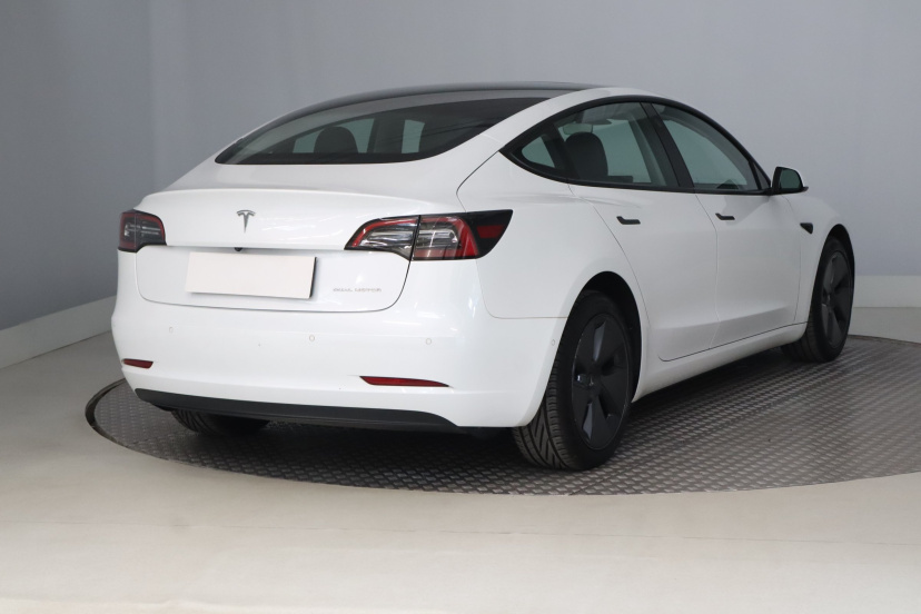 Tesla Model 3, 2021
