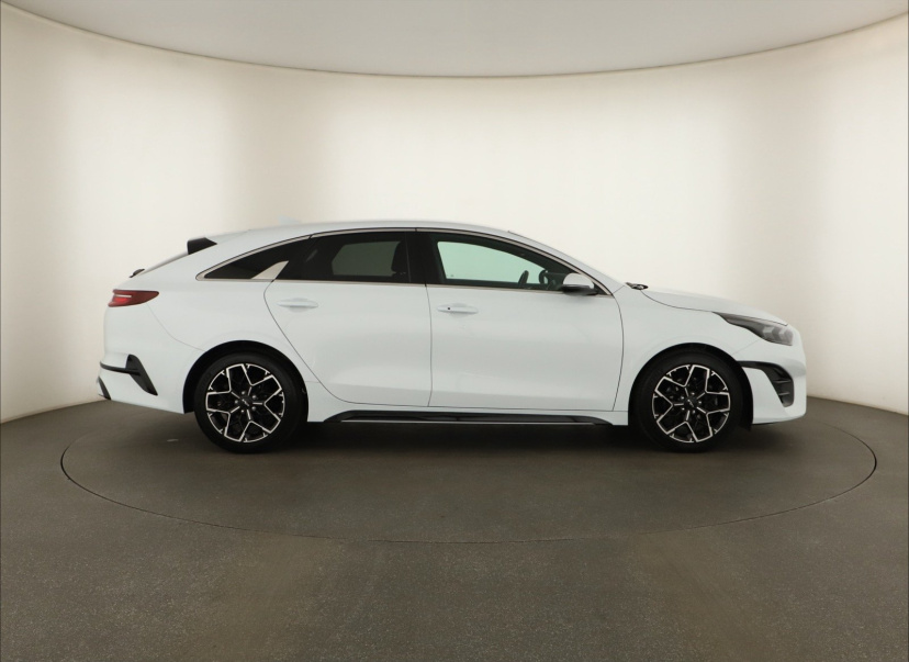 Kia ProCeed, 2023