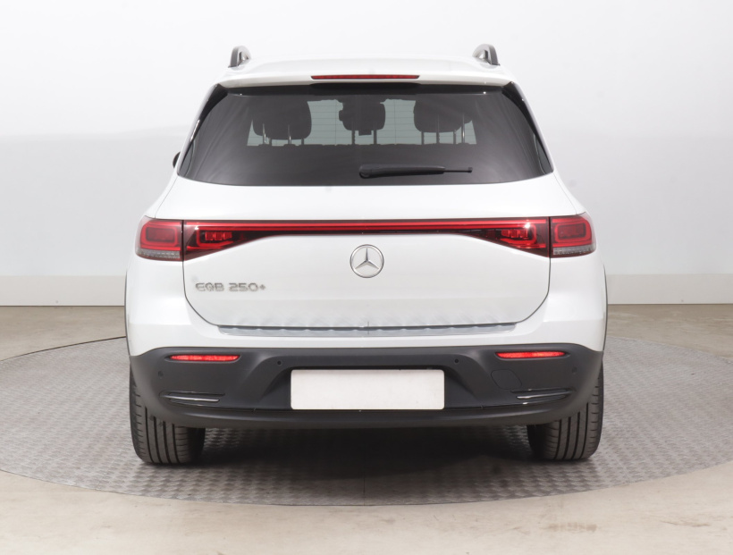 Mercedes-Benz EQB, 2023
