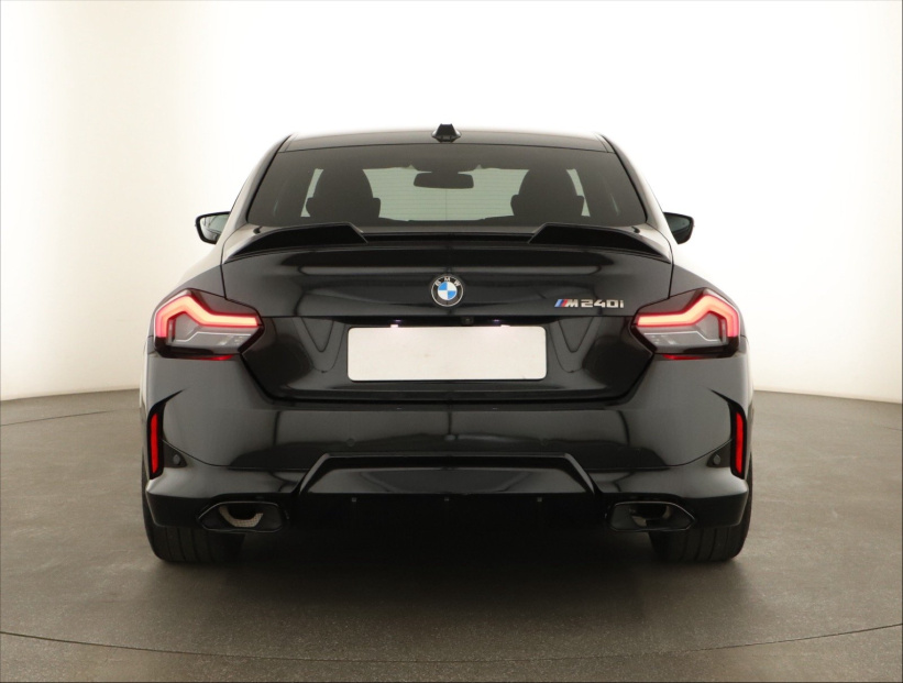 BMW 2, 2023