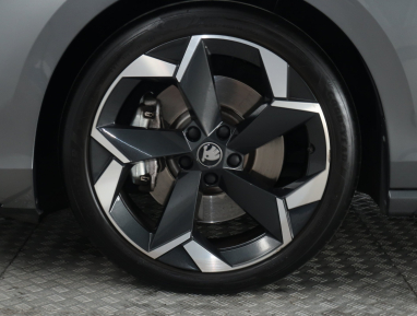 Škoda Superb - 2025