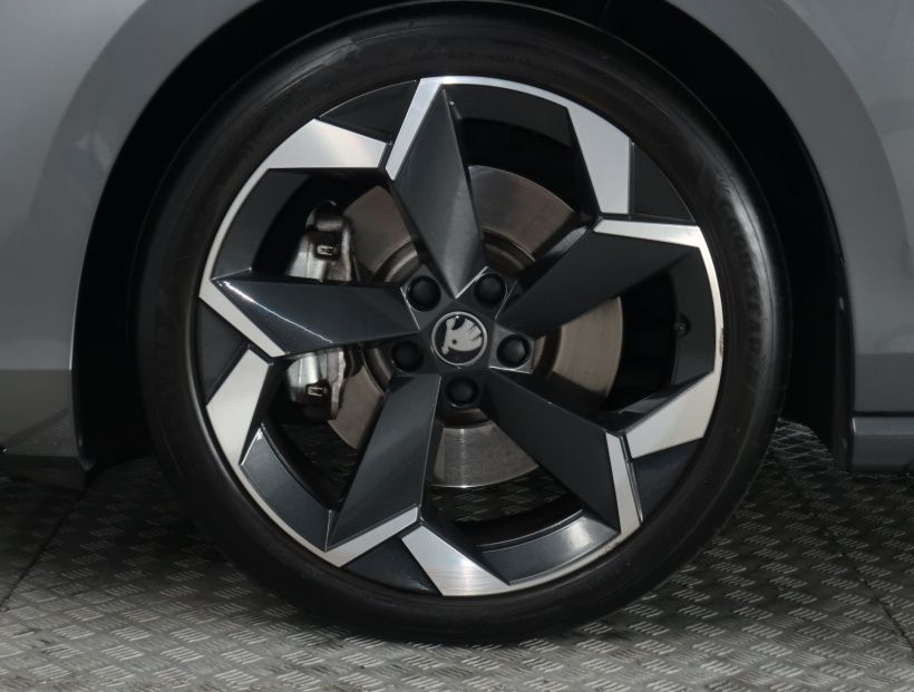 Škoda Superb, 2025