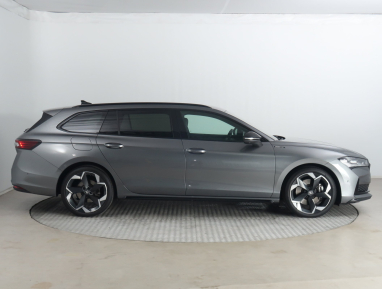 Škoda Superb - 2025