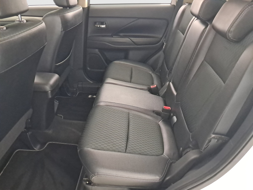 Mitsubishi Outlander, 2016