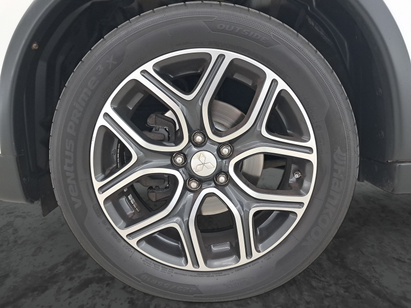 Mitsubishi Outlander, 2016