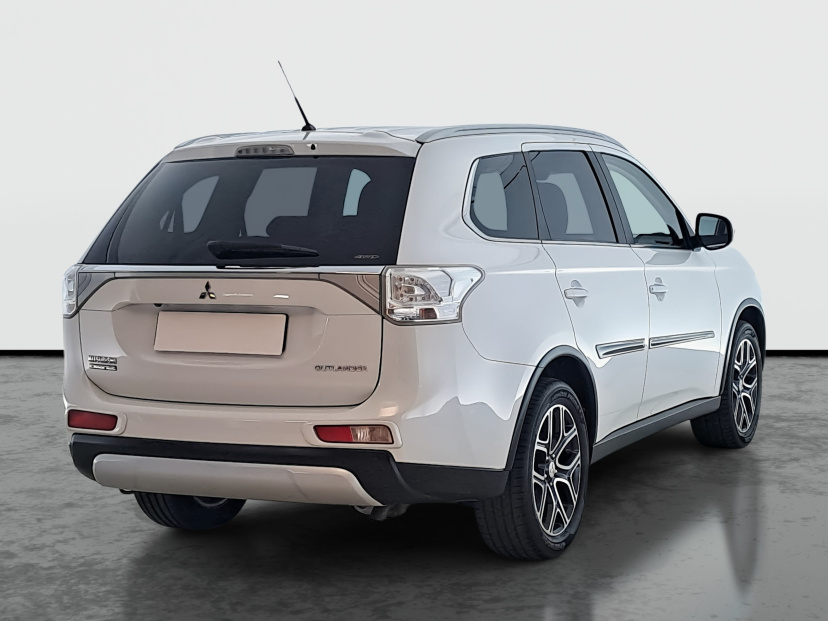 Mitsubishi Outlander, 2016