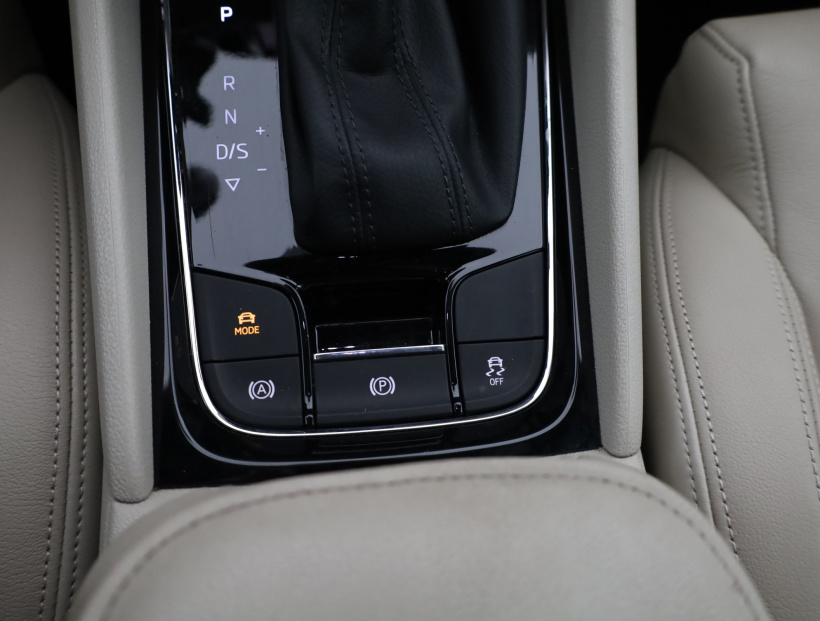 Škoda Karoq, 2017