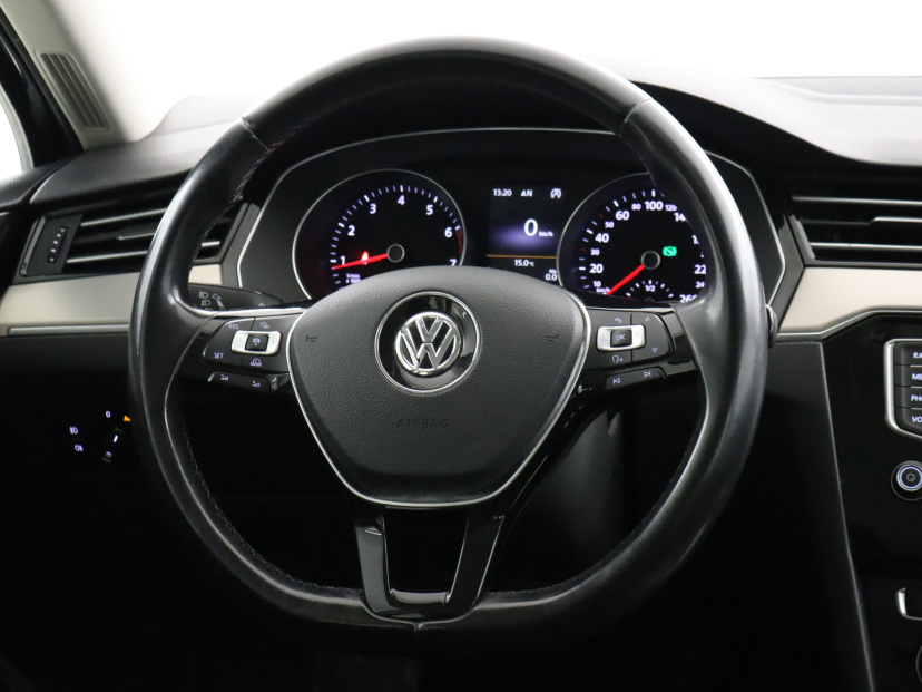 Volkswagen Passat, 2016