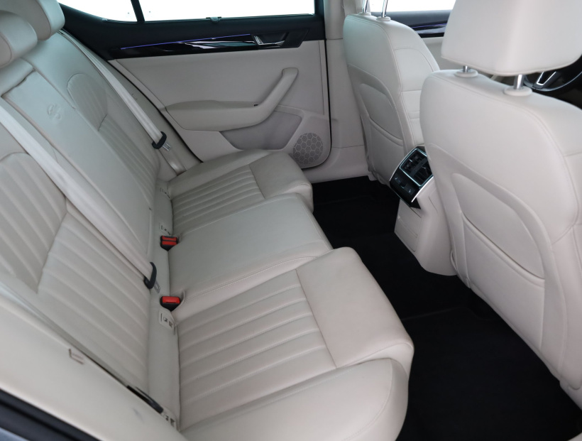 Škoda Superb, 2015