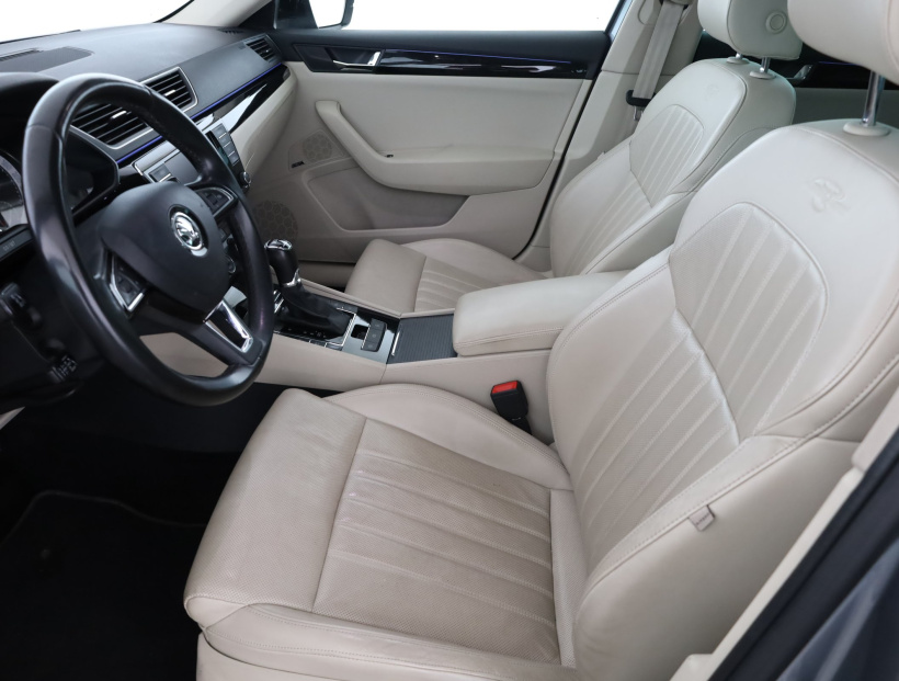 Škoda Superb, 2015