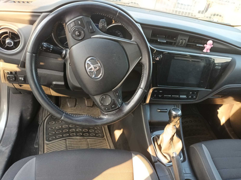 Toyota Auris, 2015