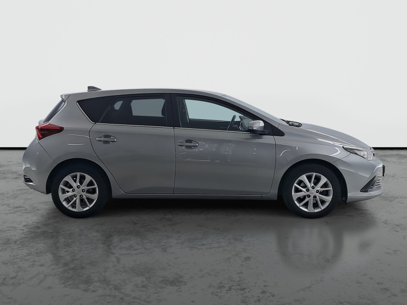 Toyota Auris, 2015