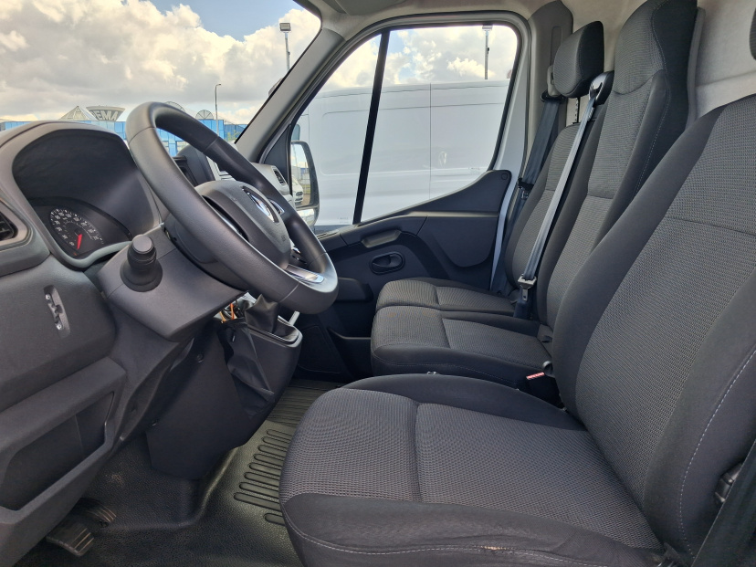 Renault Master, 2024