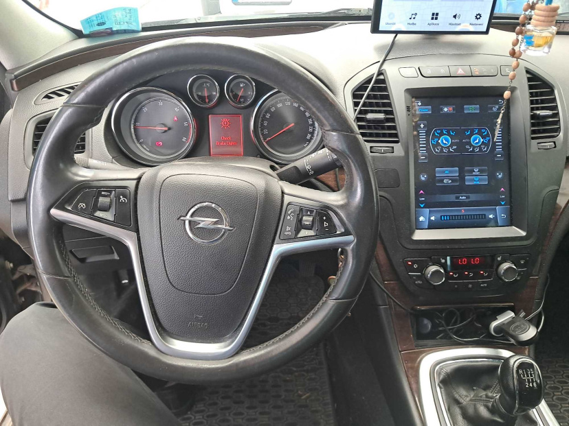 Opel Insignia, 2010
