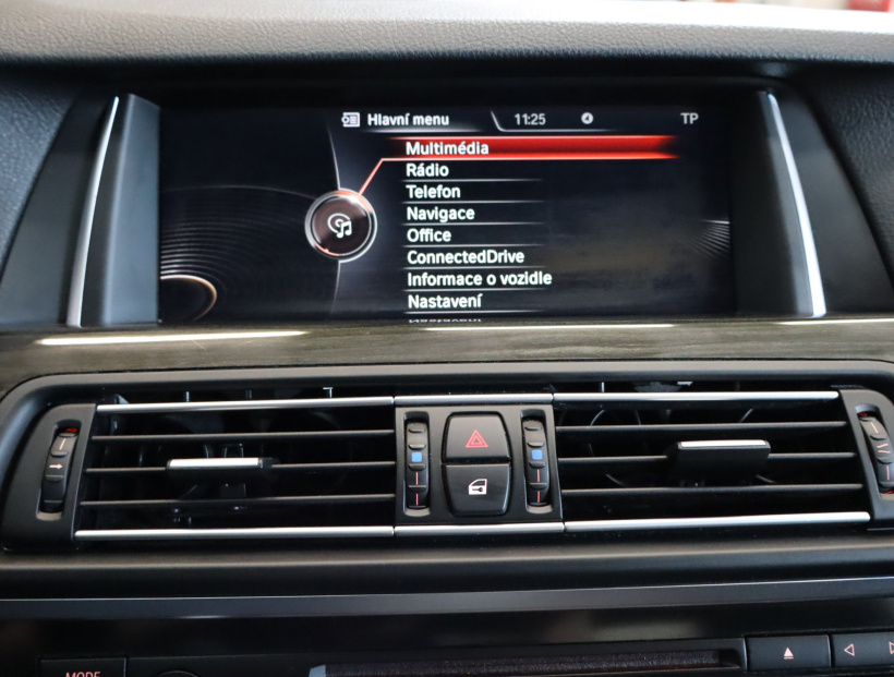 BMW 5, 2015