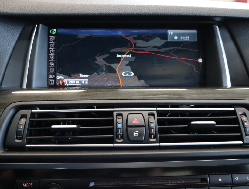 BMW 5, 2015