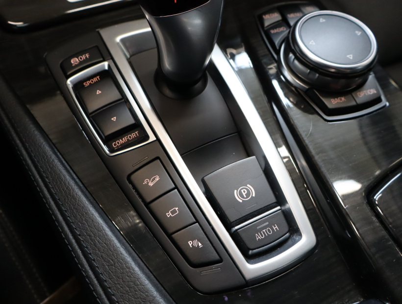 BMW 5, 2015