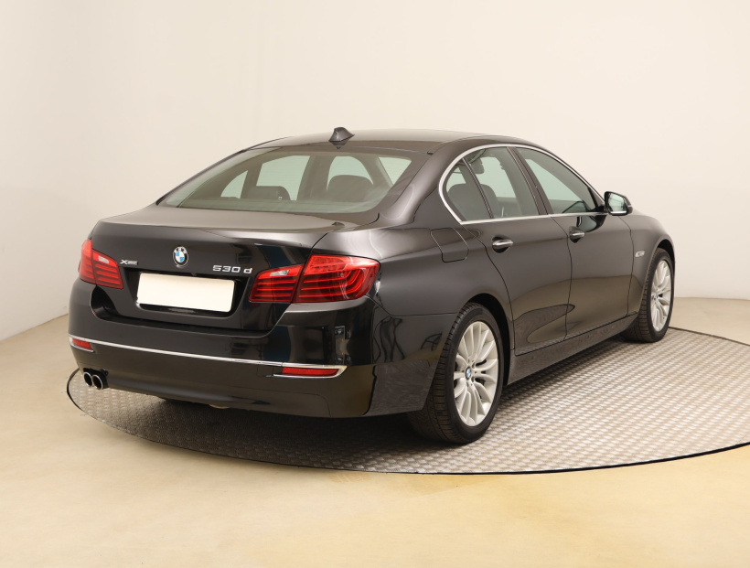 BMW 5, 2015