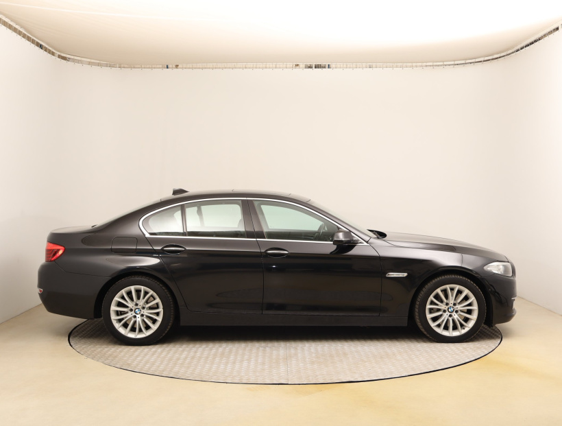 BMW 5, 2015