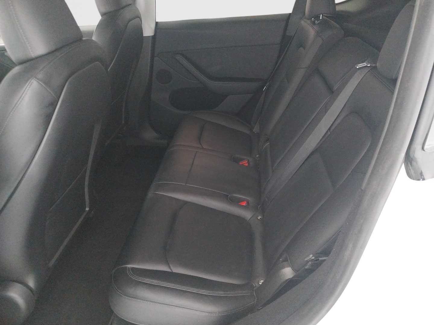 Tesla Model Y Long Range AWD – fotografie 15