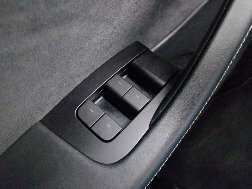 Tesla Model Y, 2023