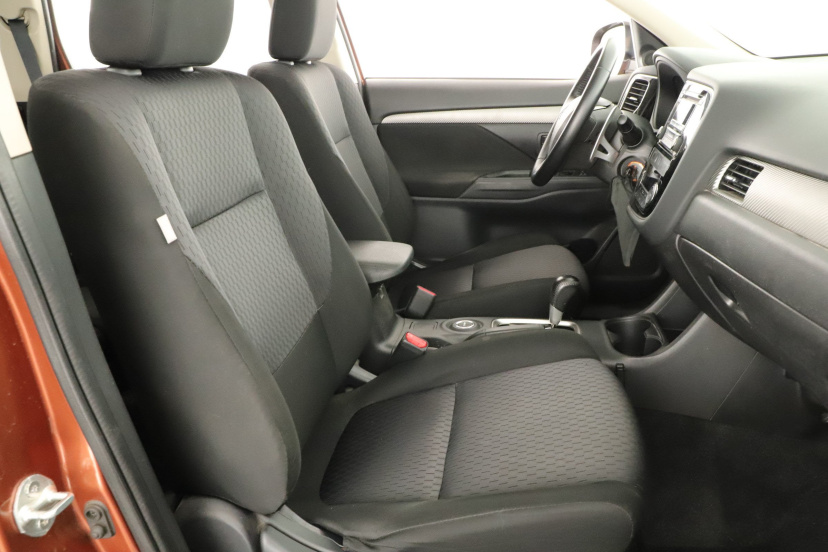 Mitsubishi Outlander, 2012