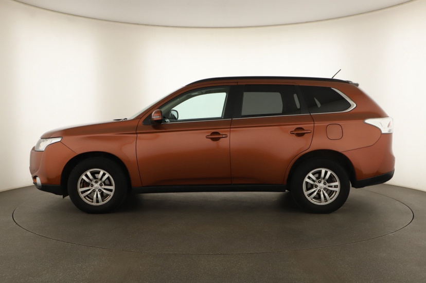 Mitsubishi Outlander, 2012
