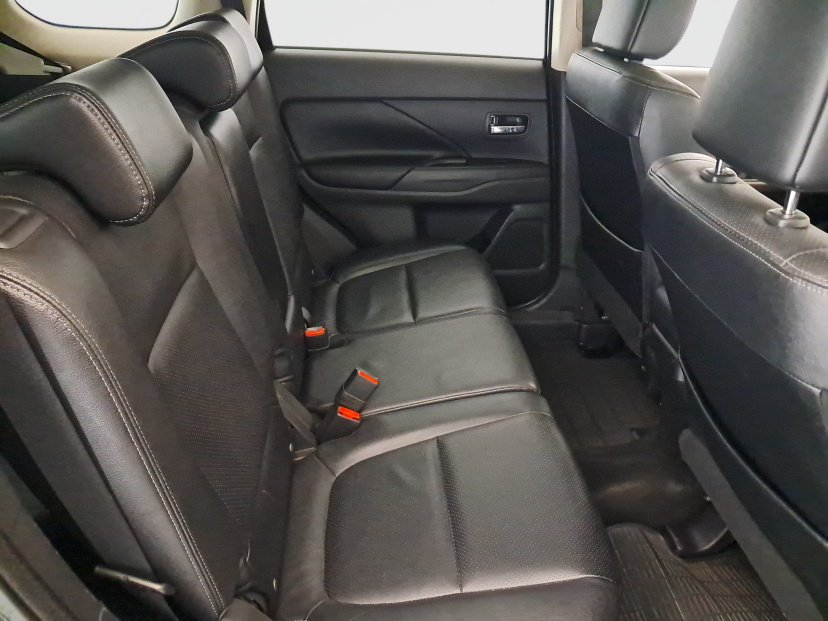 Mitsubishi Outlander, 2015