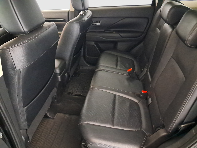 Mitsubishi Outlander, 2015