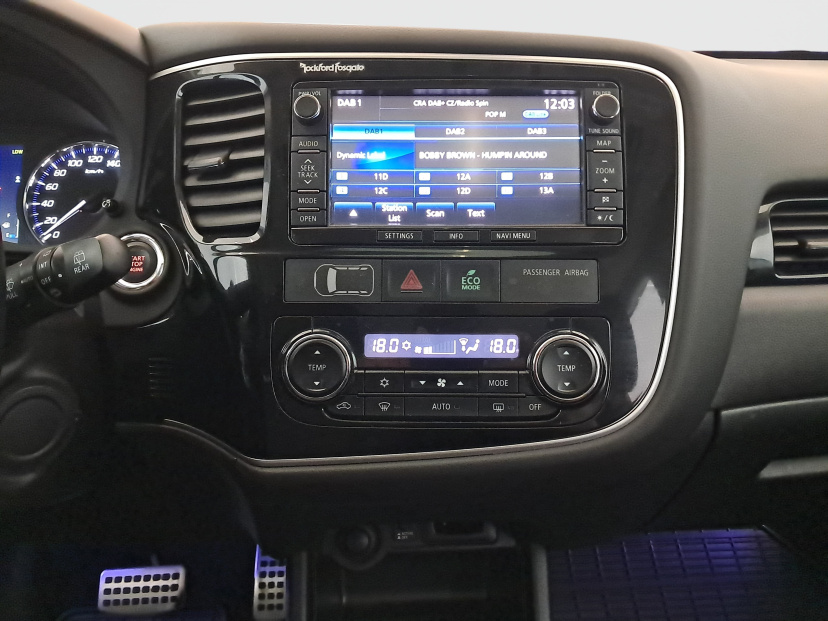 Mitsubishi Outlander, 2015