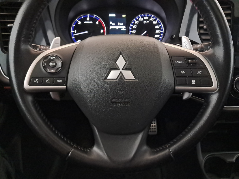Mitsubishi Outlander, 2015