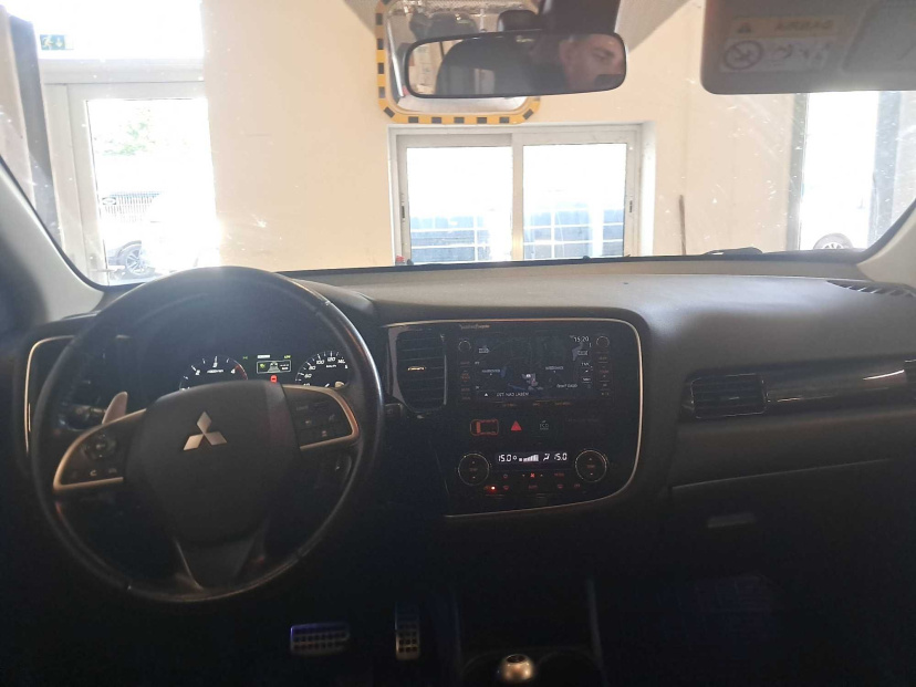 Mitsubishi Outlander, 2015