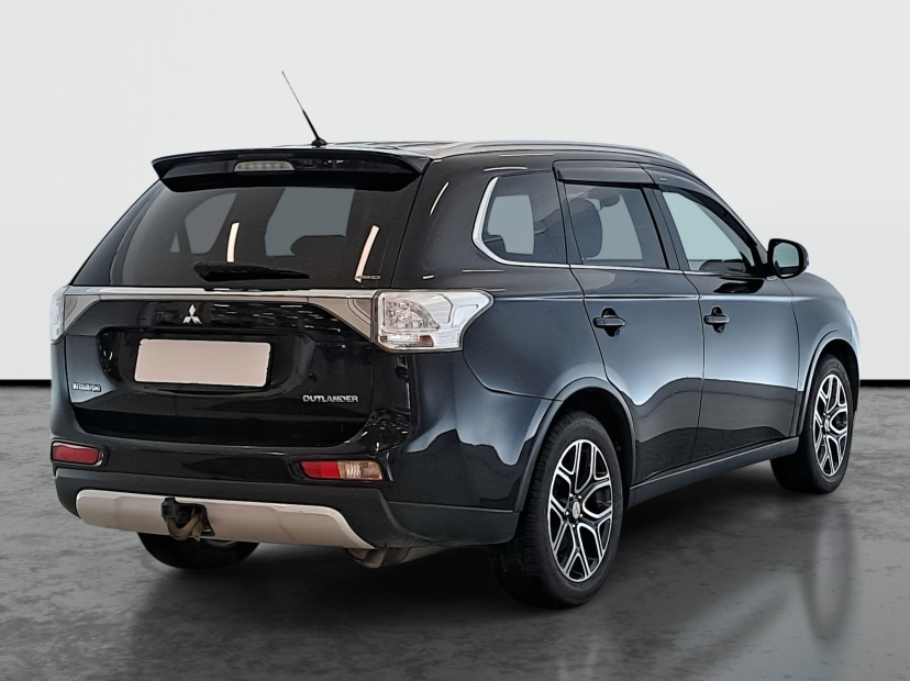 Mitsubishi Outlander, 2015