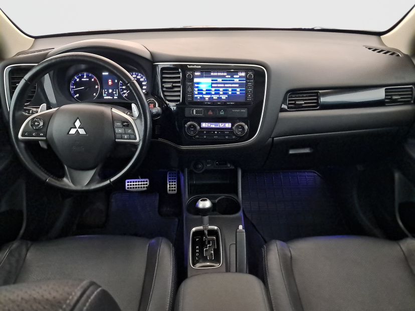 Mitsubishi Outlander, 2015