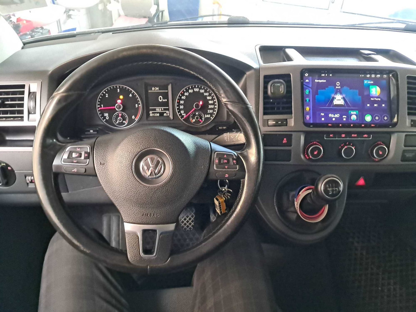 Volkswagen Multivan, 2011