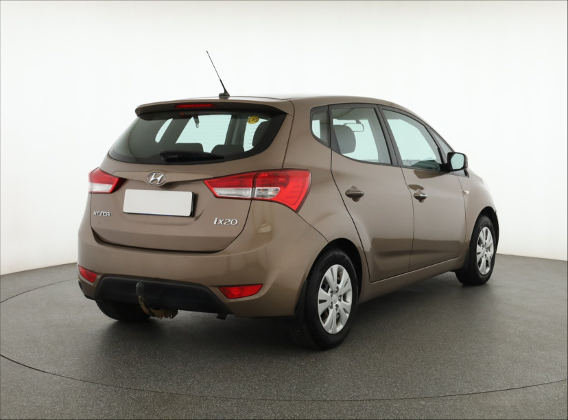 Hyundai ix20, 2013