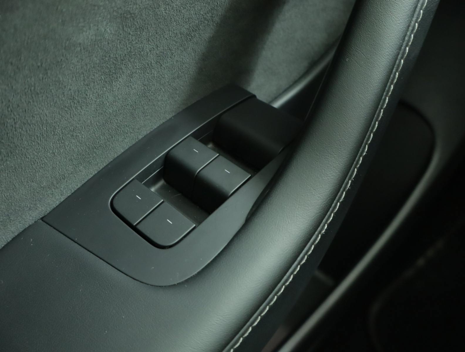 Tesla Model 3 Long Range AWD – fotografie 21