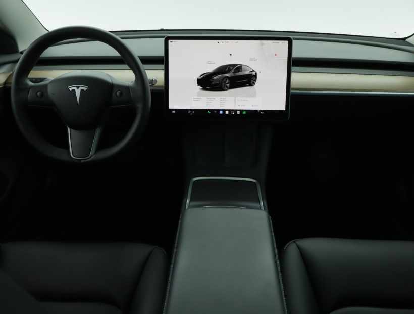 Tesla Model 3, 2022