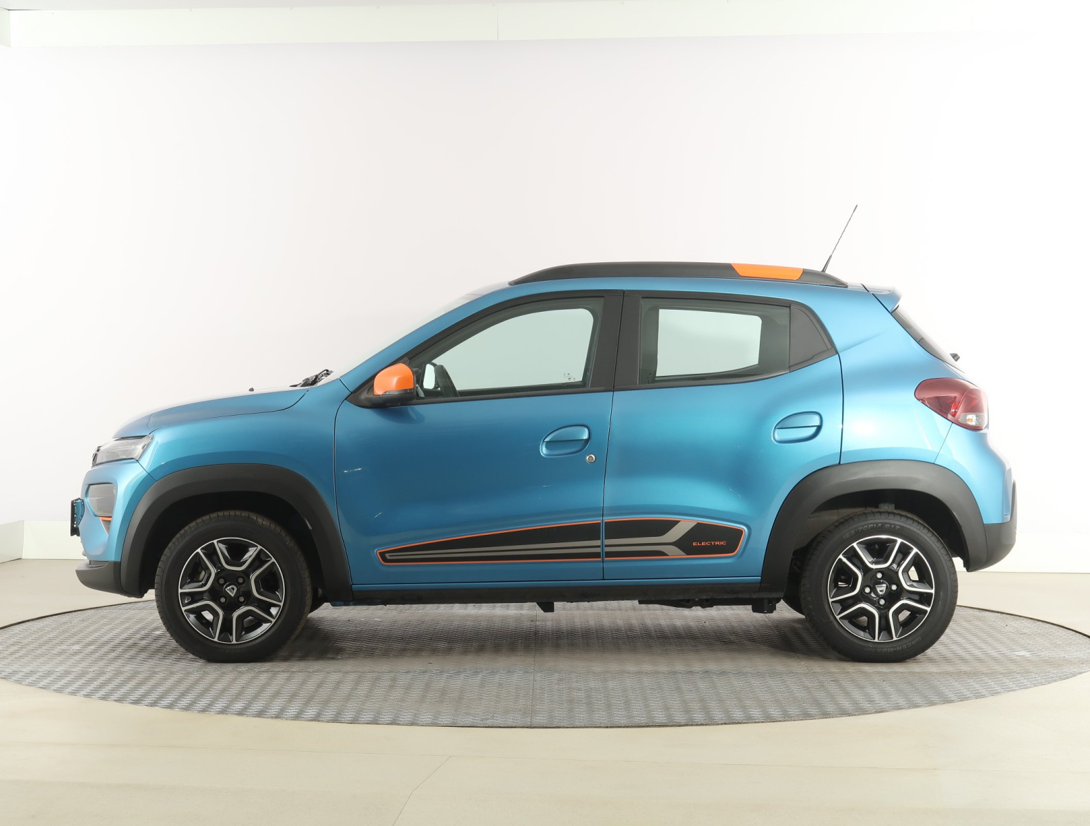 Dacia Spring Electric 45 (27 kWh), 2023, klima, Infotainment 4