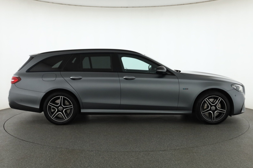 Mercedes-Benz E, 2021