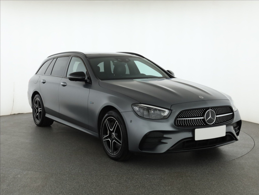 Mercedes-Benz E, 2021