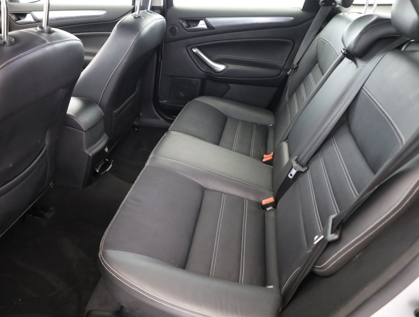 Ford Mondeo, 2011