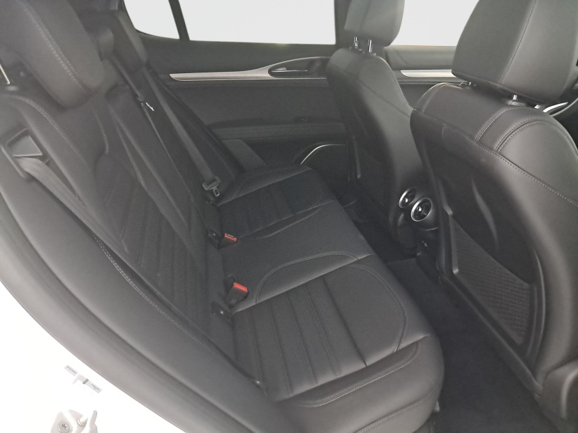 Alfa Romeo Stelvio, 2024