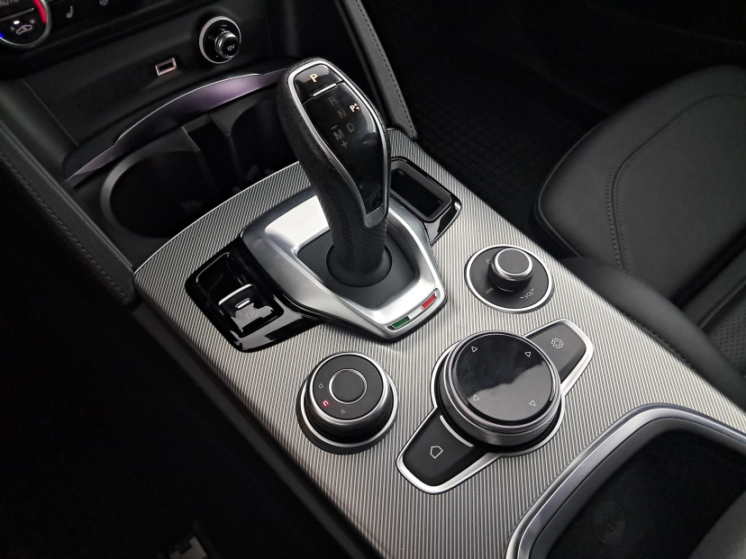 Alfa Romeo Stelvio, 2024